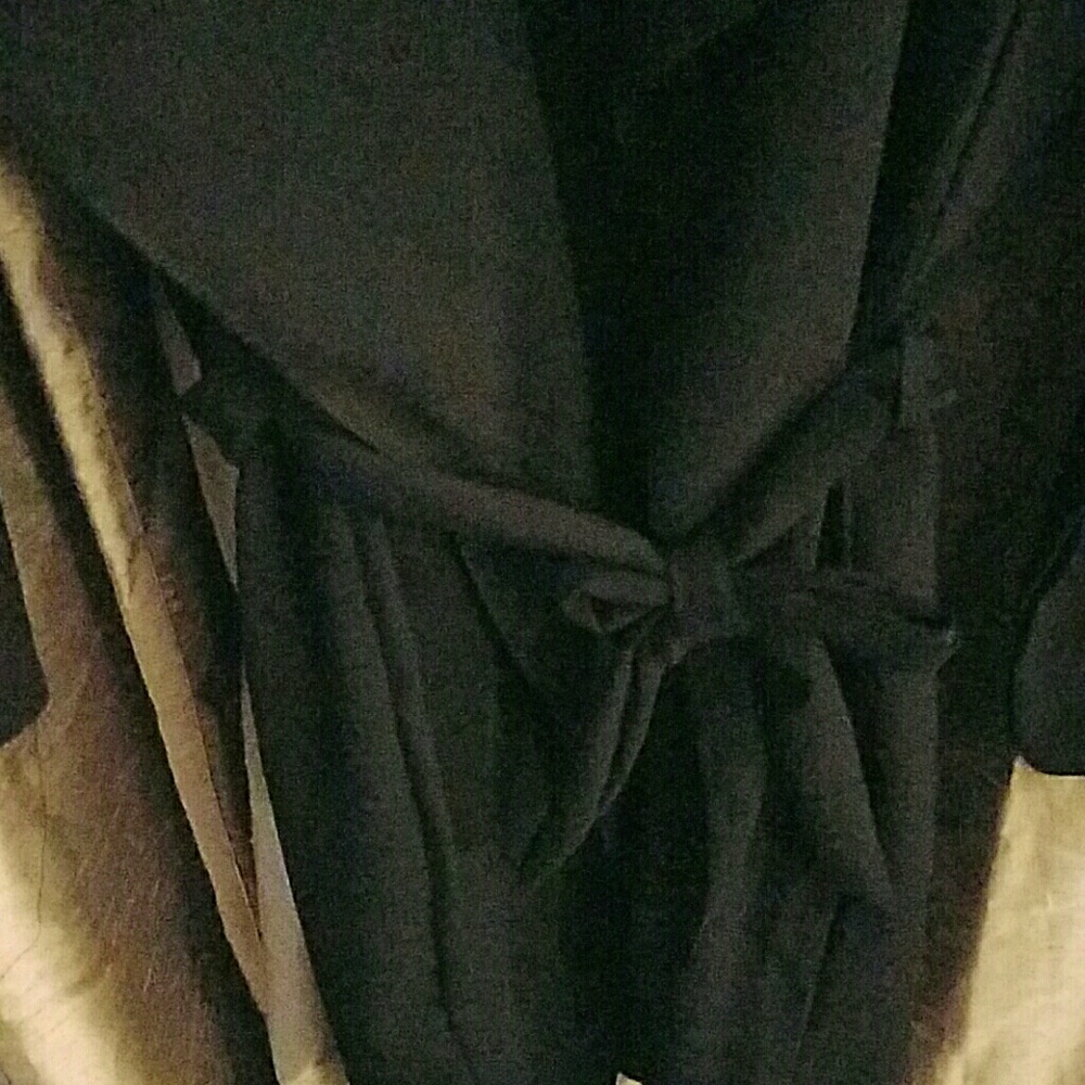 Black Light Weight Trench Coat - Picture 3 of 8