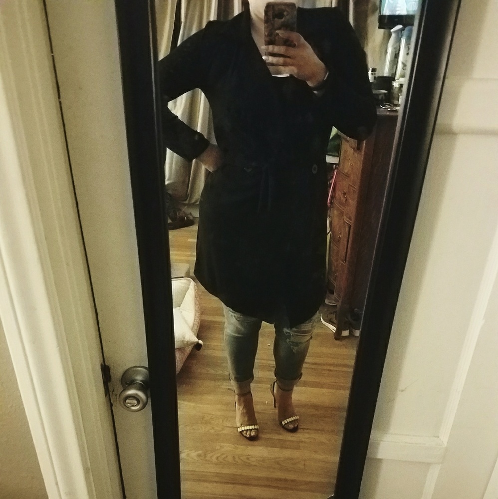 Black Light Weight Trench Coat - Picture 6 of 8