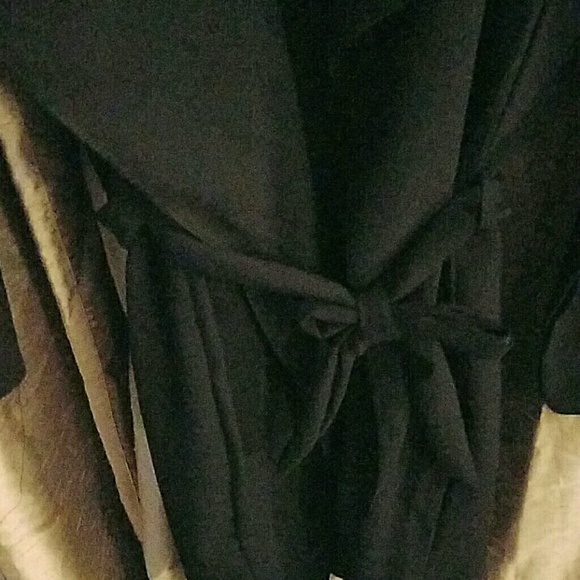 Black Light Weight Trench Coat - Picture 3 of 8