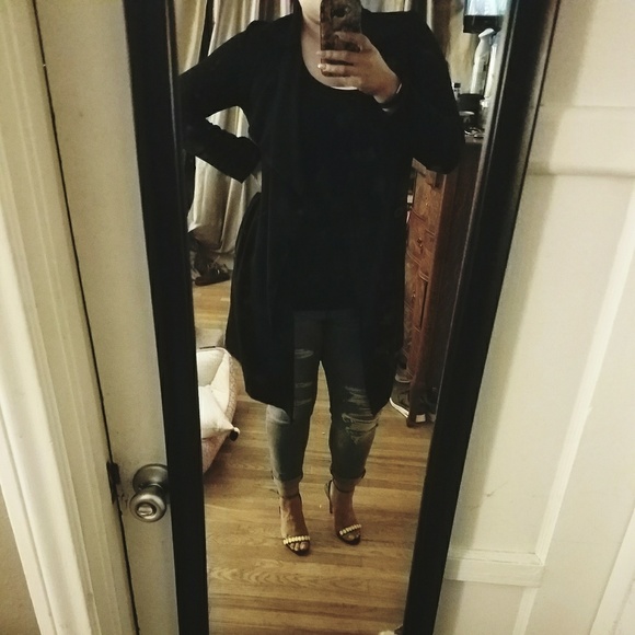 Black Light Weight Trench Coat - Picture 5 of 8