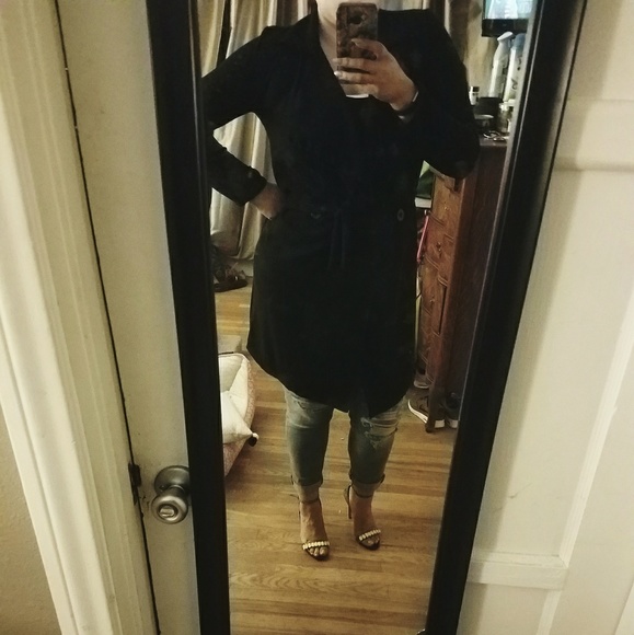 Black Light Weight Trench Coat - Picture 6 of 8