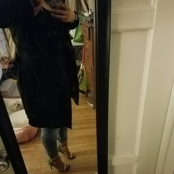 Black Light Weight Trench Coat - Picture 7 of 8