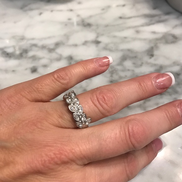 Ring - Picture 2 of 4