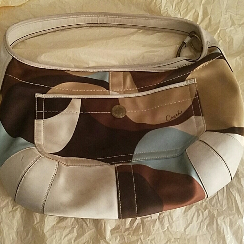 Authentic Coach medium shoulder bag