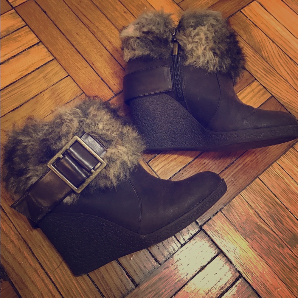 Fur trim wedge booties