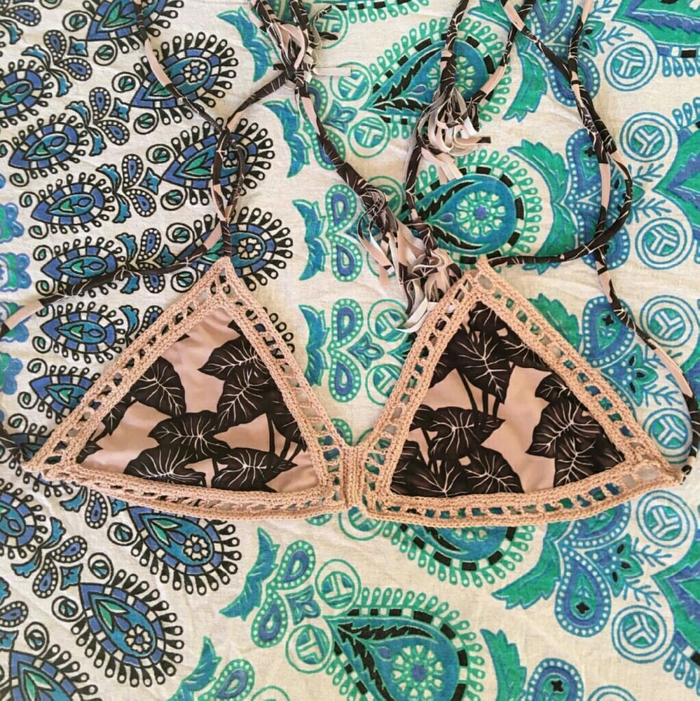 ❌SOLD❌Acacia Black elephant Andy top