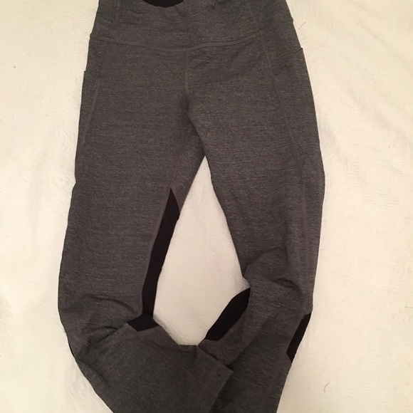 Lululemon leggings size 4 - Picture 1 of 4