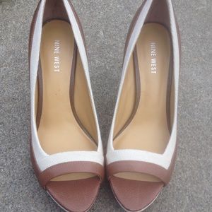 Women's Nine West Peek Toe Pumps 7.5M
Brown &Beige