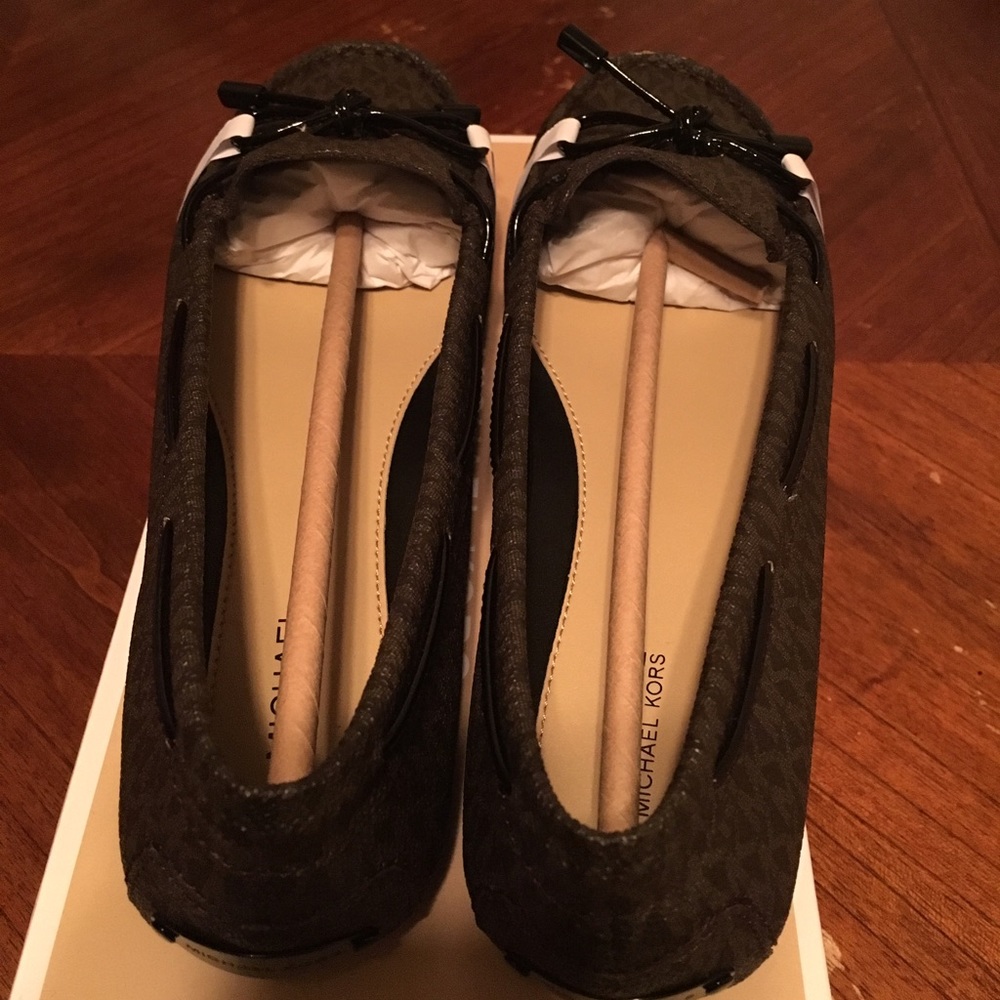 Michael Kors Daisy Moccasins - Picture 3 of 5