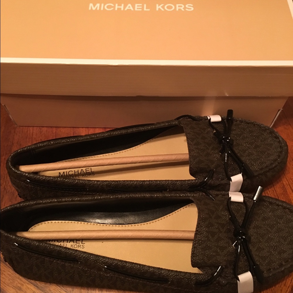 Michael Kors Daisy Moccasins - Picture 4 of 5