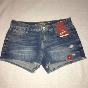 BRAND NEW Arizona Jean Shorts