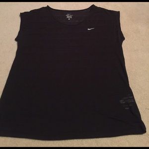 Brand new women's Nike dri-ft tee
