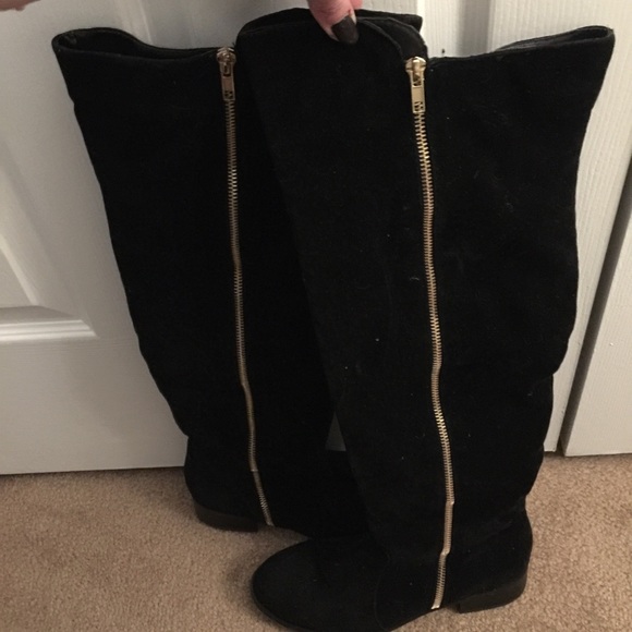 Black suede zipper up side knee boots - Picture 2 of 3