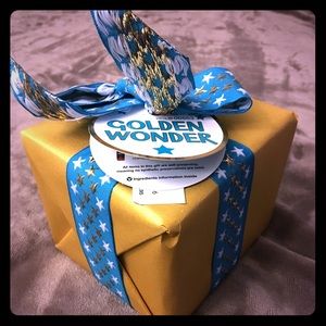Lush golden wonder bath bomb and shower gel