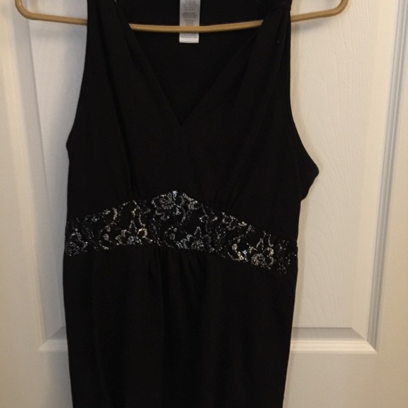 Black tank shirt with silver detail - Picture 2 of 3