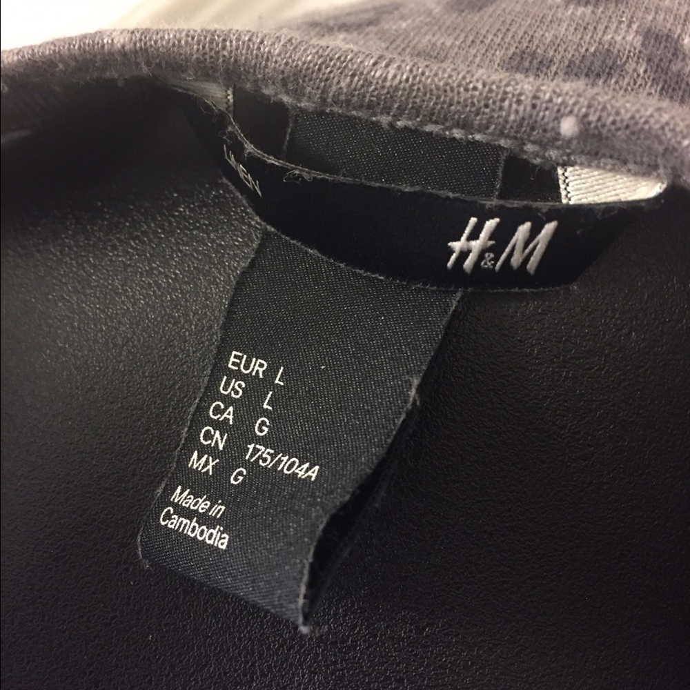 H & M Leopard Top - Picture 3 of 4