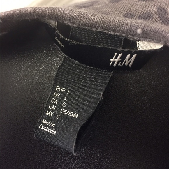 H & M Leopard Top - Picture 3 of 4