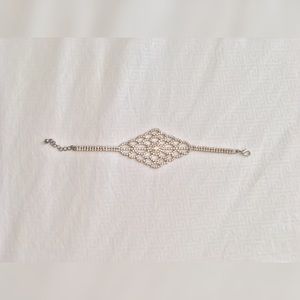 Elegant crystal bracelet