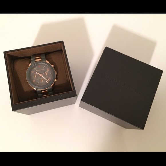 MK 5465 runway gray and rose gold silicone watch. main image 4