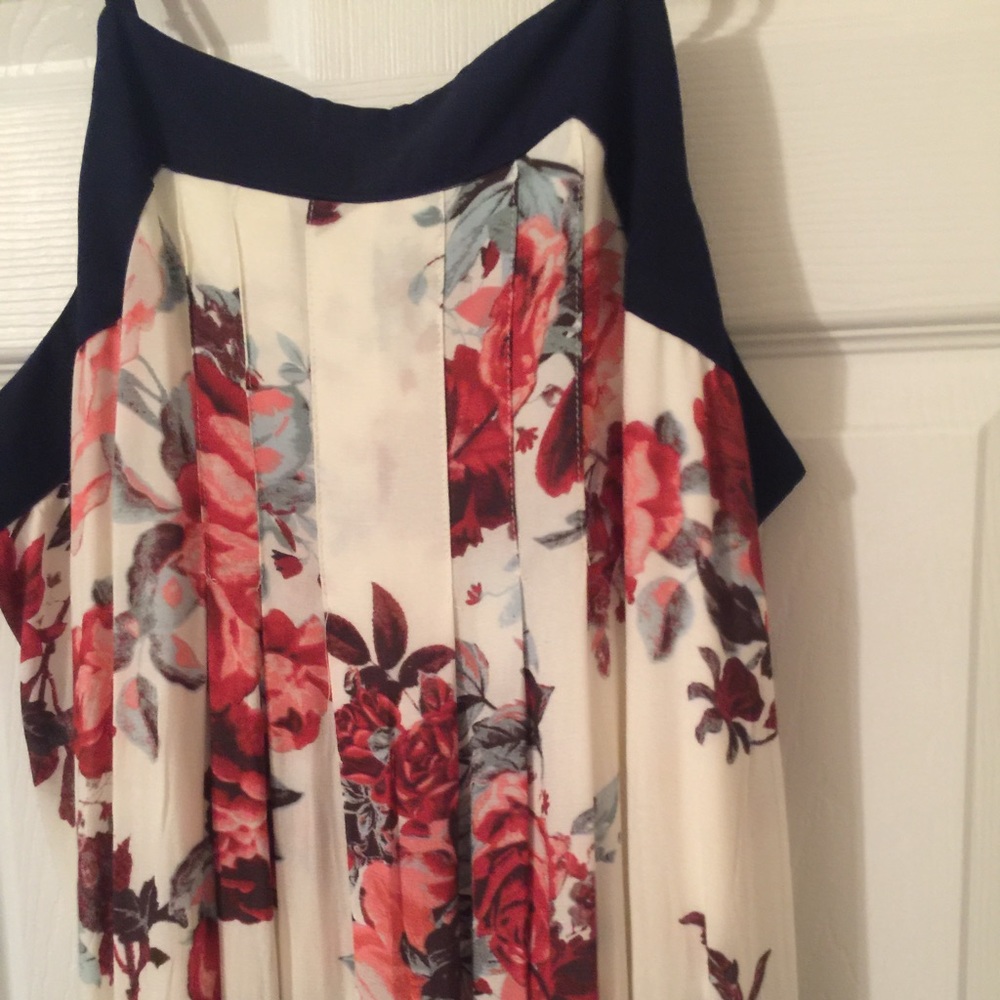 Maxi - Picture 2 of 2