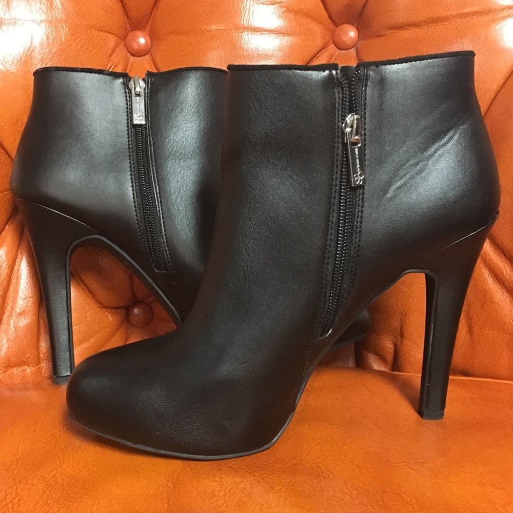 Jessica Simpson platform ankle booties boots heels