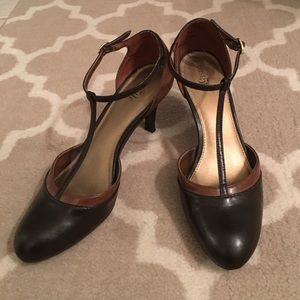 Two tone brown heels. Size 7 1/2