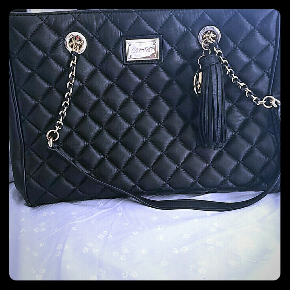 Calvin Klein Hastings Pebble Tote (real leather)