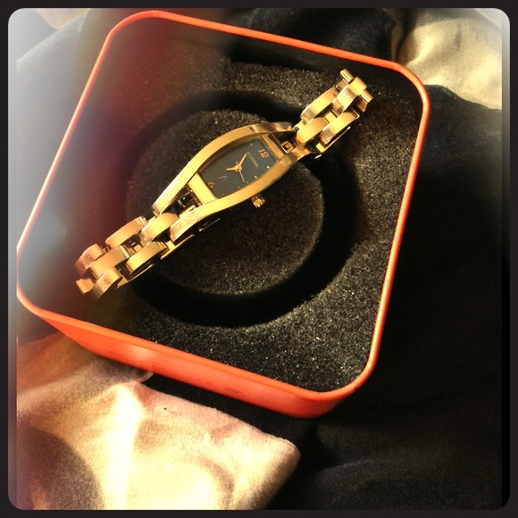 Fossil ladies watch - Picture 1 of 3