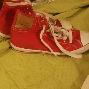 Red levis hitops size man 8.5