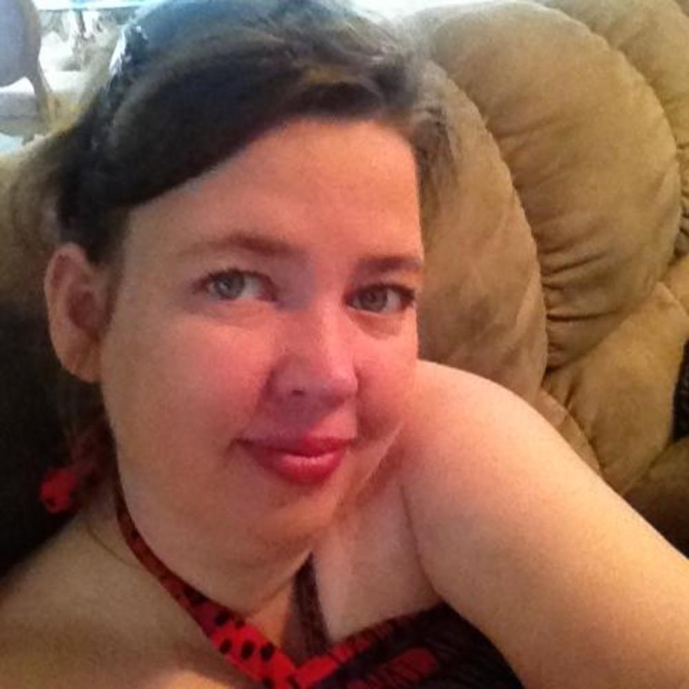 Meet your Posher, Tami.