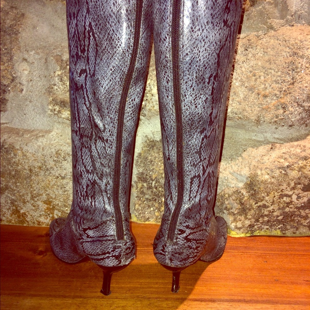 SOLD Faux snaky-snake boots