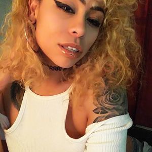 Meet your Posher, Peachez