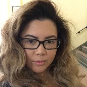 Meet your Posher, Rhea