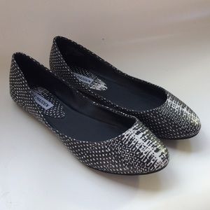 Steve Madden Flats *NWOT*