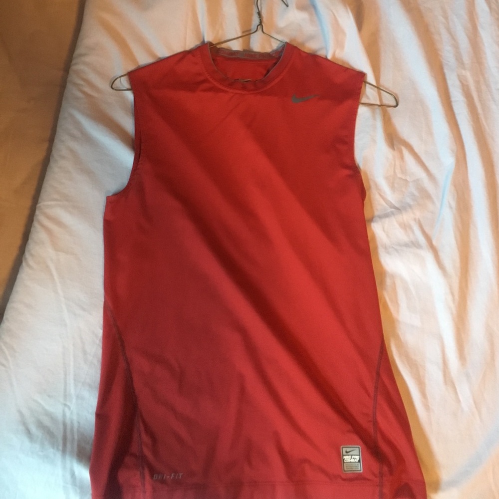 SLEEVELESS NIKE PRO COMBAT GYM SHIRT