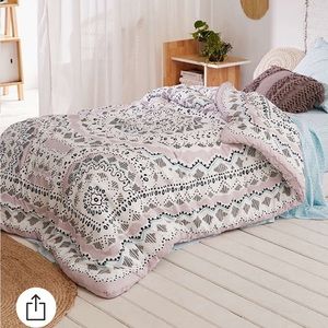 Plum & Bow Mia Medallion Comforter Snooze Set