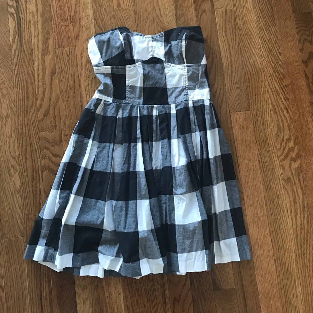 Strapless dress