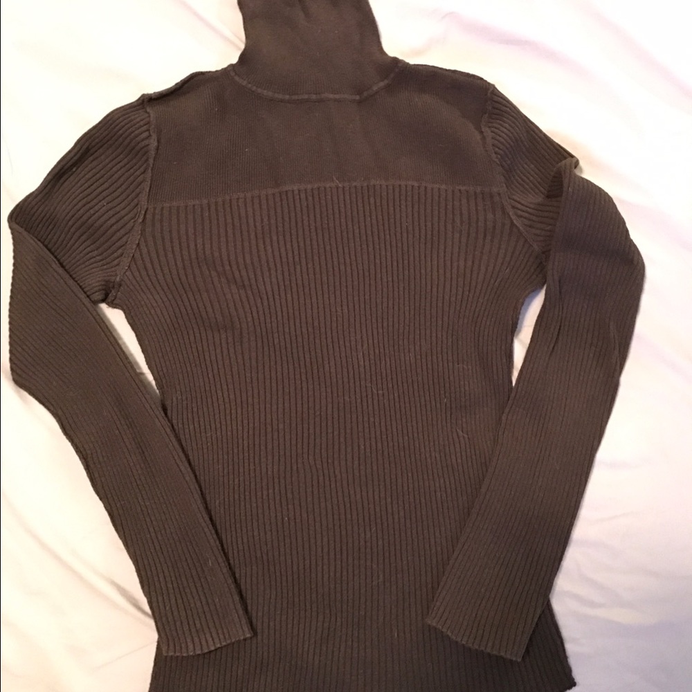 Ribbed turtle neck