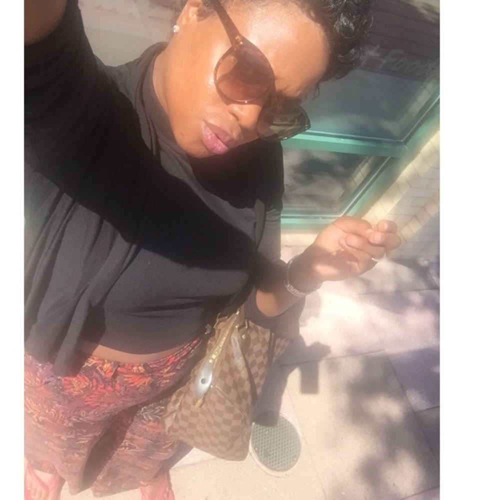 Meet your Posher, suad