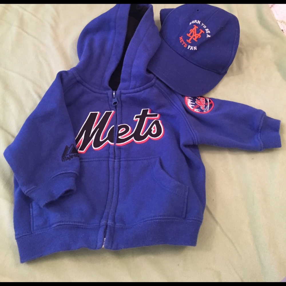 Mets baby hat and sweatshirt