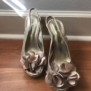 Gold Lulu Townsend pumps