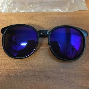 Round frame sunglasses -light weight plastic. New!