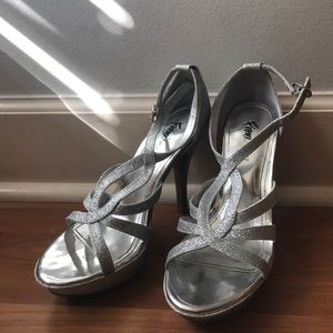 Sparkly silver pumps