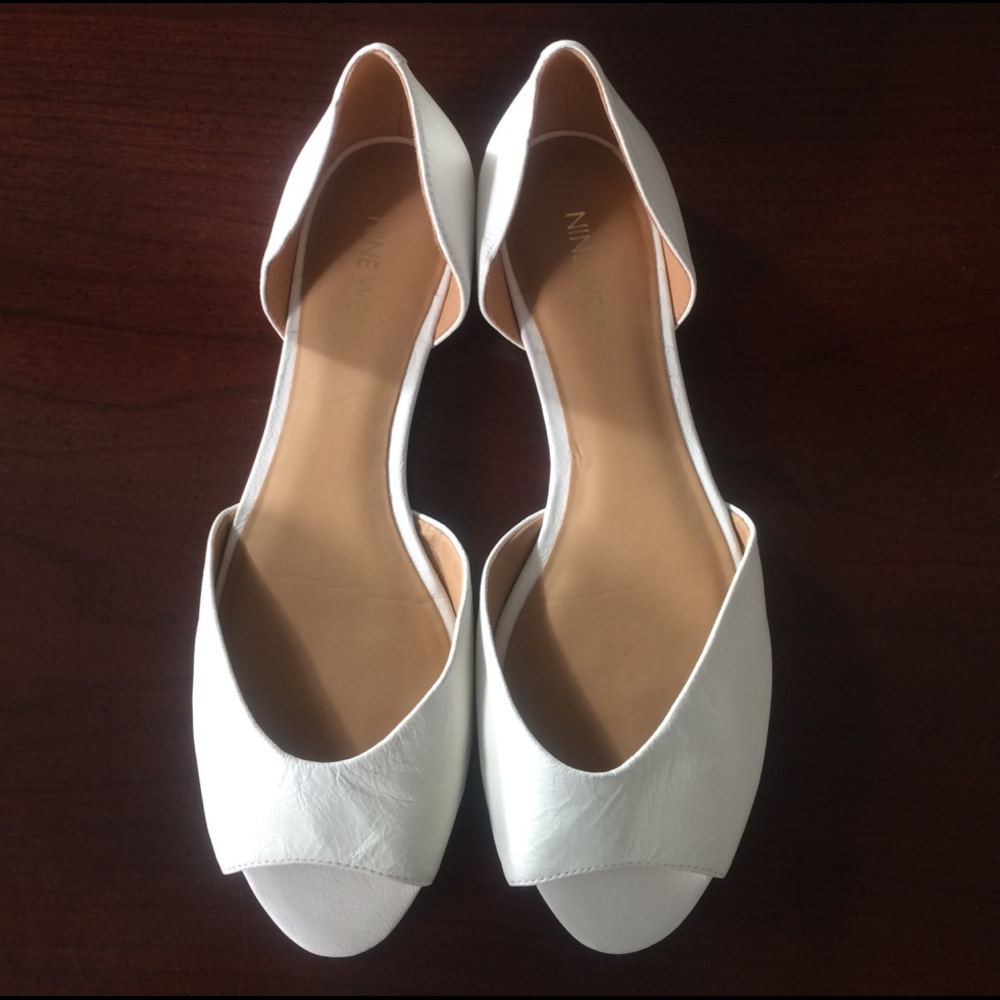 NEW 8M Nine West White Flats