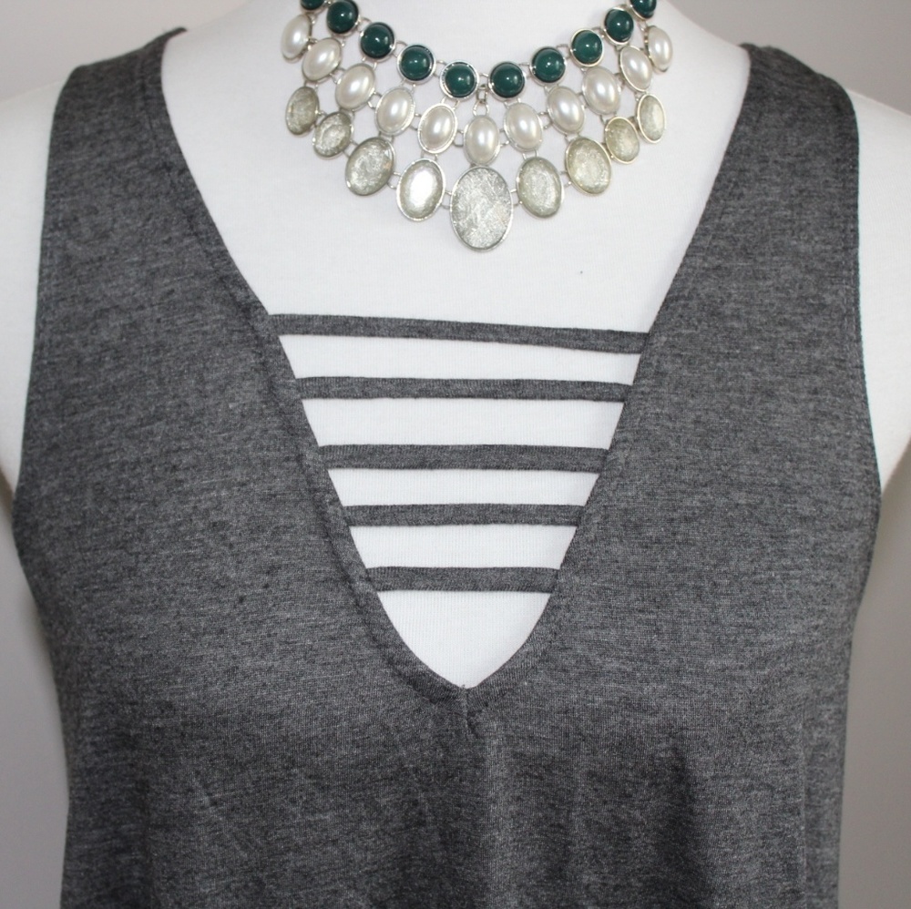 🎉SALE!🎉Gray Ladder Tunic - Picture 6 of 6
