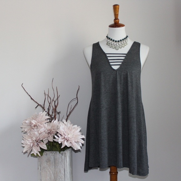🎉SALE!🎉Gray Ladder Tunic - Picture 3 of 6