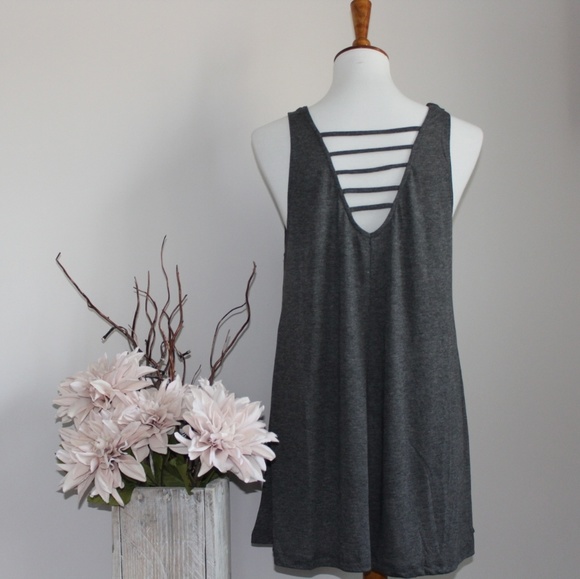 🎉SALE!🎉Gray Ladder Tunic - Picture 4 of 6