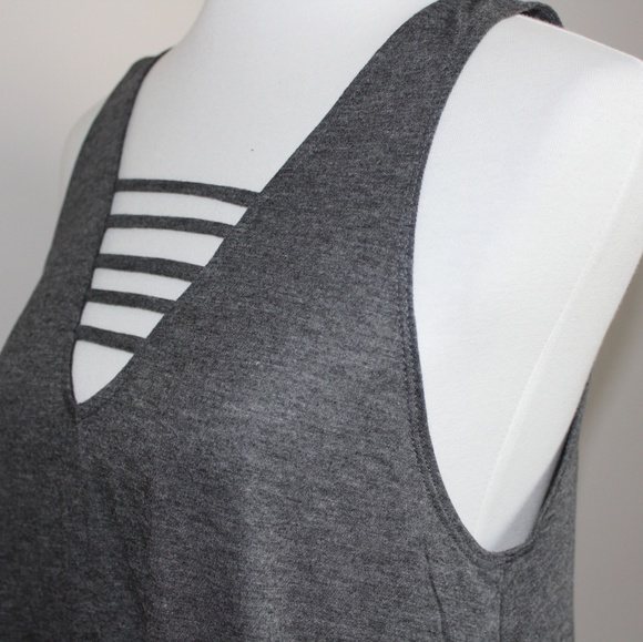 🎉SALE!🎉Gray Ladder Tunic - Picture 5 of 6