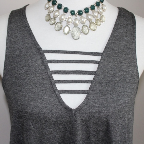 🎉SALE!🎉Gray Ladder Tunic - Picture 6 of 6