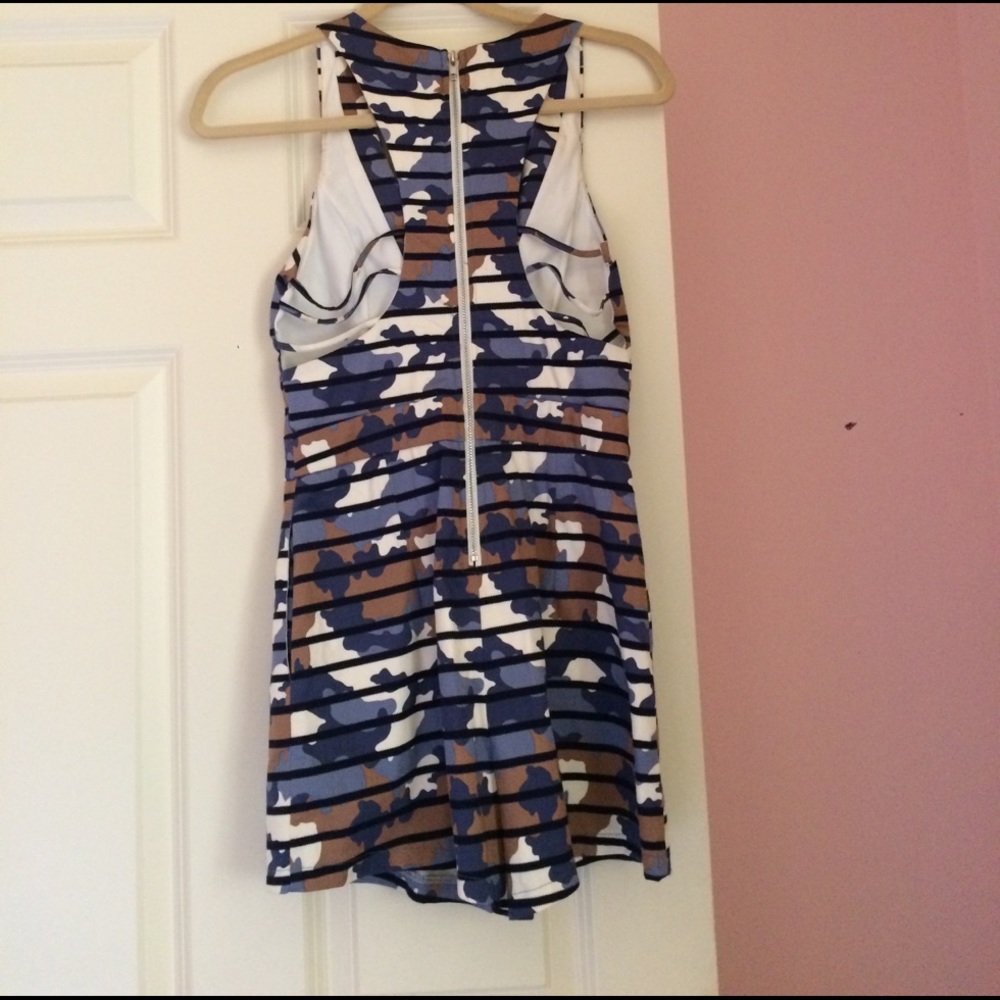 Blue patterned romper - Picture 2 of 3